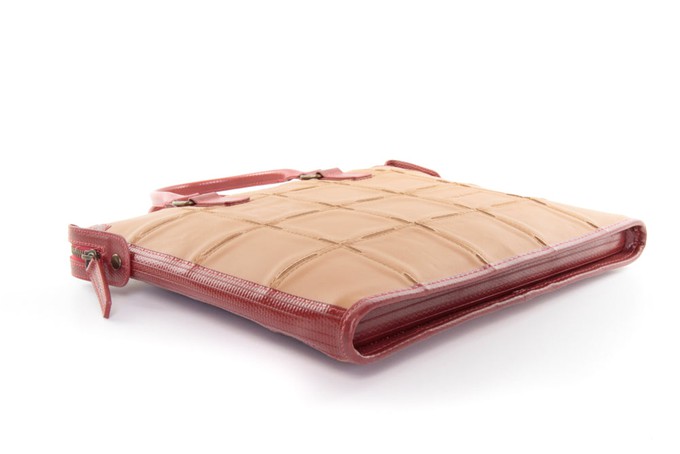 Laptop Bag | Leather & Fire-hose from Elvis & Kresse