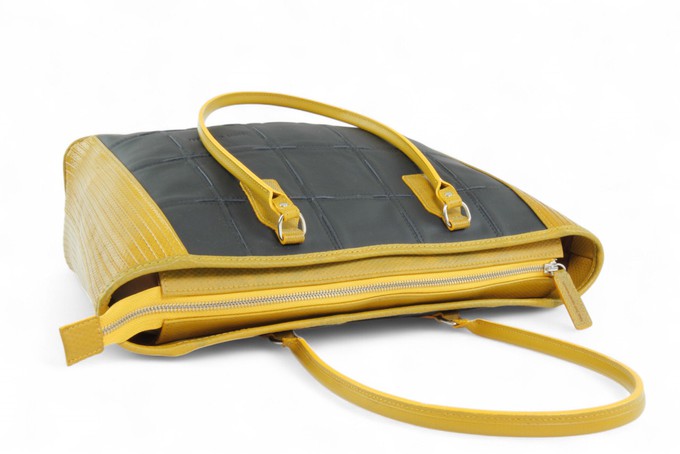 Classic Tote | Leather & Fire-hose from Elvis & Kresse