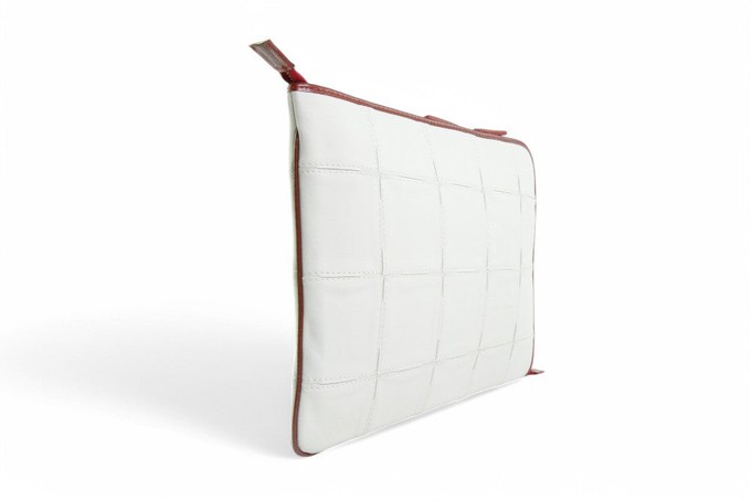 Folio Laptop Case | Leather & Fire-hose from Elvis & Kresse