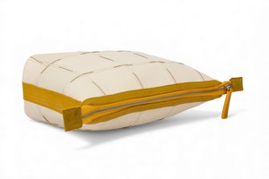 Cosmetics Case / Toiletry Bag | Leather & Fire-hose from Elvis & Kresse