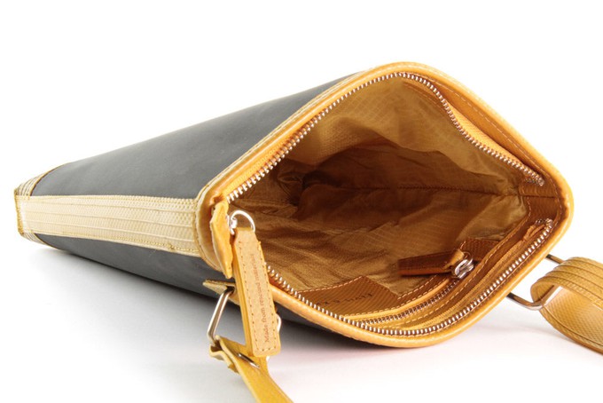 Reporter Bag | Printing Blanket & Fire-hose from Elvis & Kresse