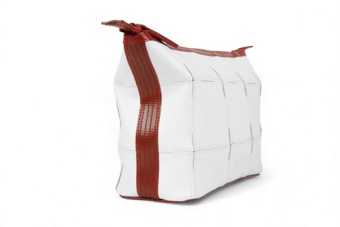 Cosmetics Case / Toiletry Bag | Leather & Fire-hose from Elvis & Kresse