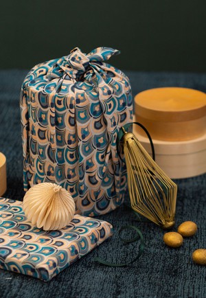 Fabric Gift Wrap Furoshiki - Christmas Gold Set 8 pieces from FabRap