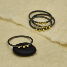 Zwart zilveren ring met bronzen granulaat (3 bolletjes) van Fairy Positron