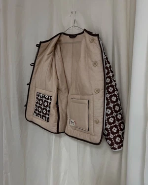 Our "WHITE DAISIES"  Reversible Blanket Made COAT - M from Fitolojio Workshop