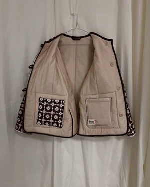 Our "WHITE DAISIES"  Reversible Blanket Made COAT - M from Fitolojio Workshop