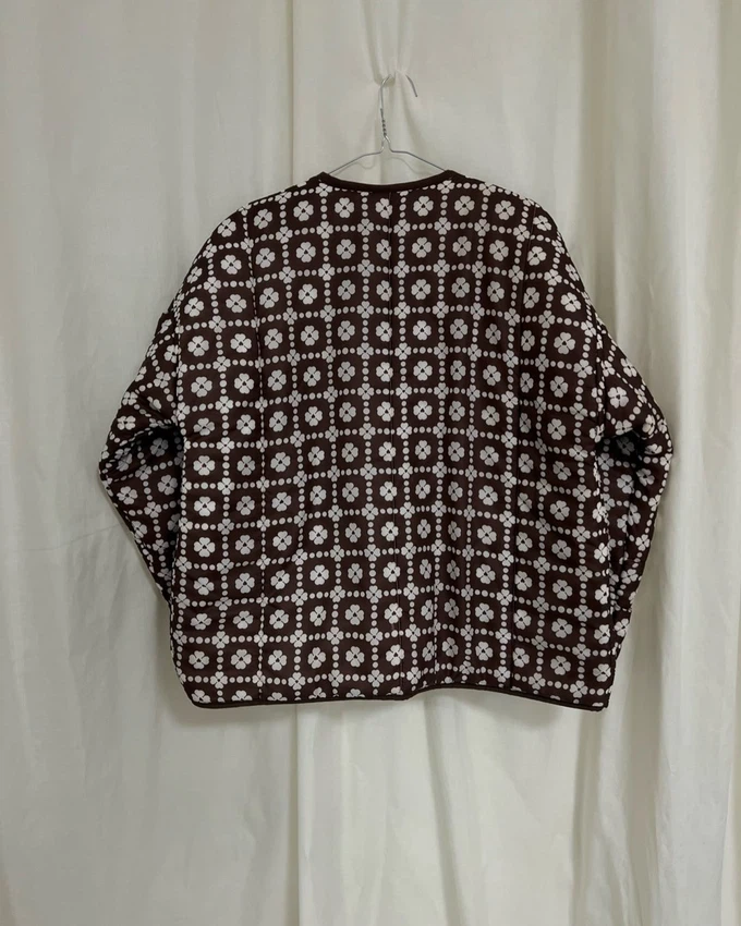 Our "WHITE DAISIES"  Reversible Blanket Made COAT - M from Fitolojio Workshop