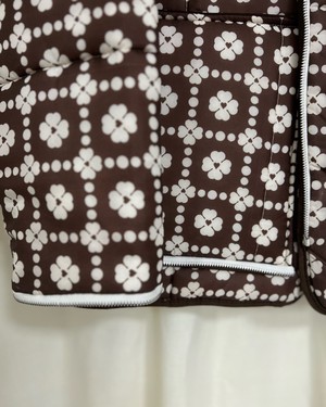 Our "WHITE DAISIES"  Reversible Blanket Made COAT - M from Fitolojio Workshop