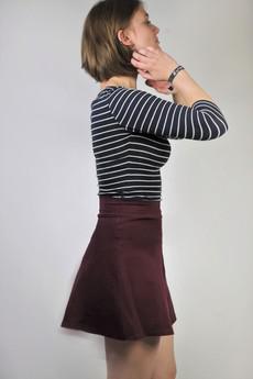 Organic skirt Wave, aubergine via Frija Omina