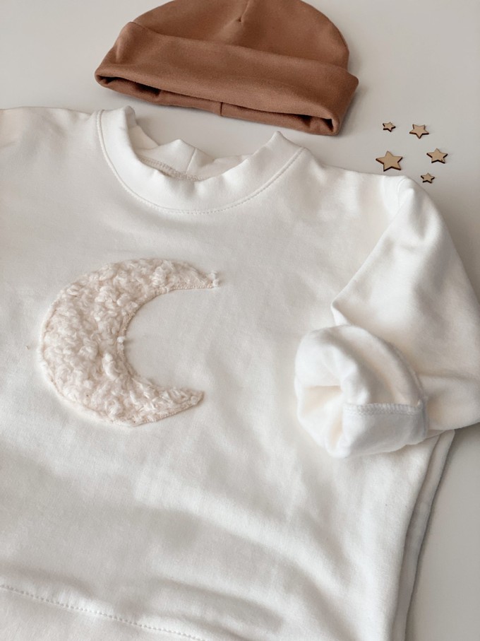 Oversized sweater Moon – Ecru from Glow - the store