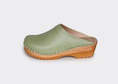 DA VINCI vegan clogs | GREEN APPLESKIN™  via Good Guys Go Vegan