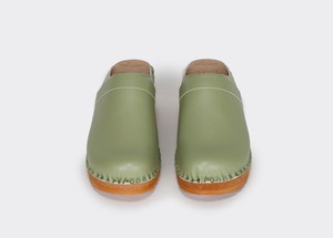 DA VINCI vegan clogs | GREEN APPLESKIN™  from Good Guys Go Vegan