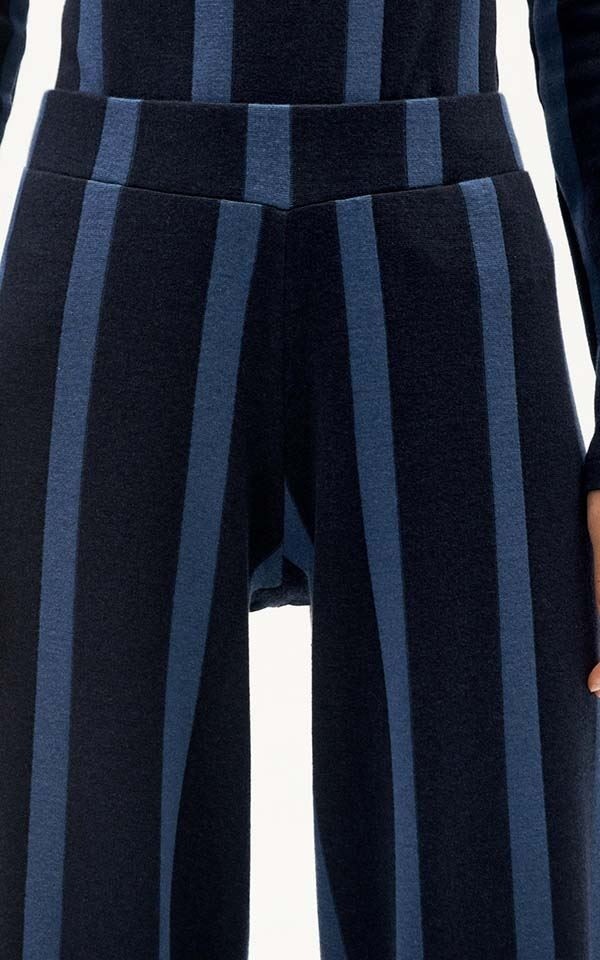 Pants Betty Heritage Dark from Het Faire Oosten