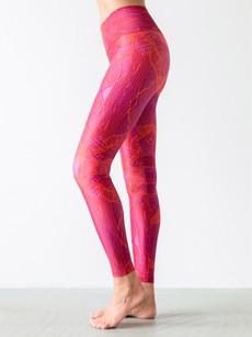 Yoga Leggings Paradise Birds Red via Hoessee