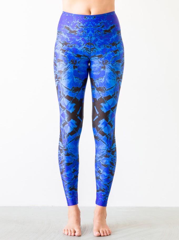 Yoga Leggings Feathershield from Hoessee