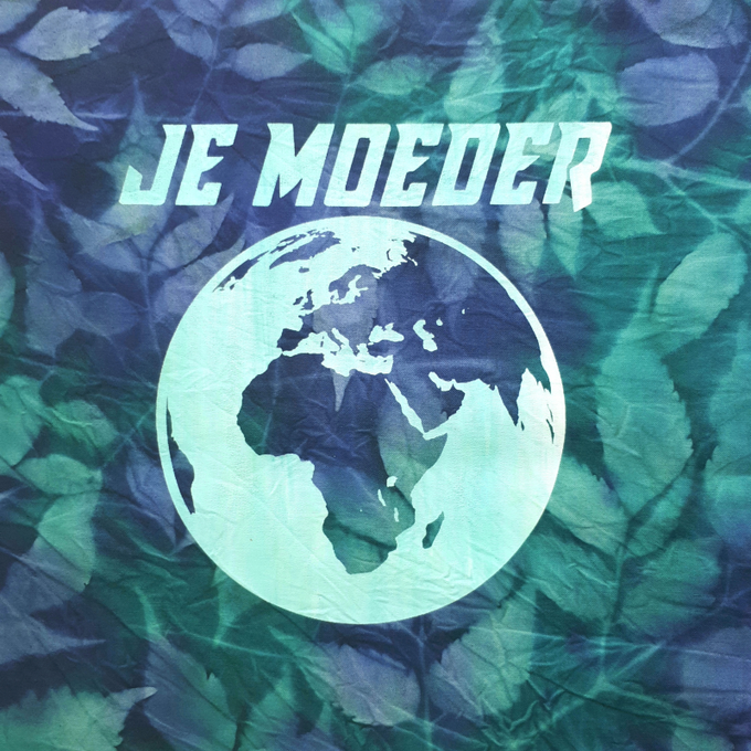 One-of-a-kind Customized Upcycled Peace by Re-Bell from Je Moeder