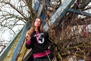 Hoodie ZwartRood/-Groen/-Roze (unisex, XS/S/M) from Je Moeder