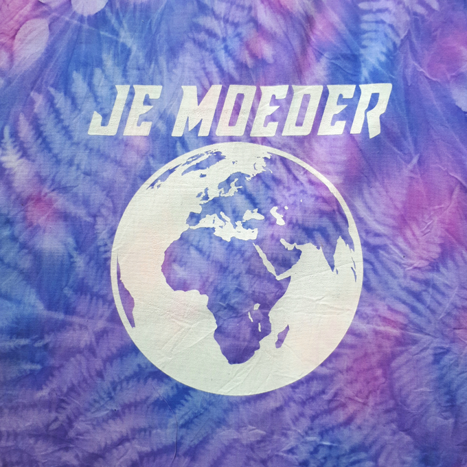 One-of-a-kind Customized Upcycled Peace by Re-Bell from Je Moeder