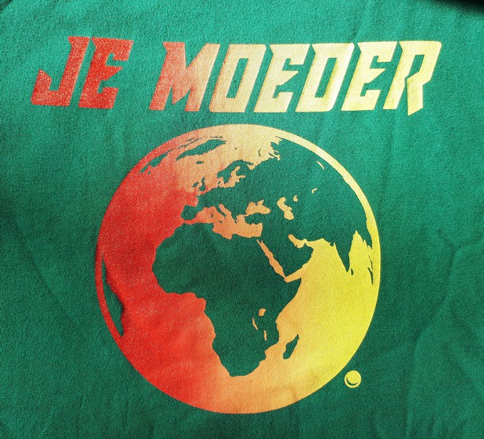 Shirt donkergroen (wijd) from Je Moeder