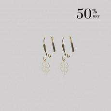 Clover earring gold plated 50% SALE van Julia Otilia