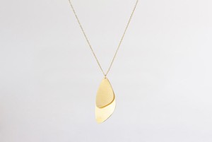 Majestic Mussel necklace | gold plated from Julia Otilia