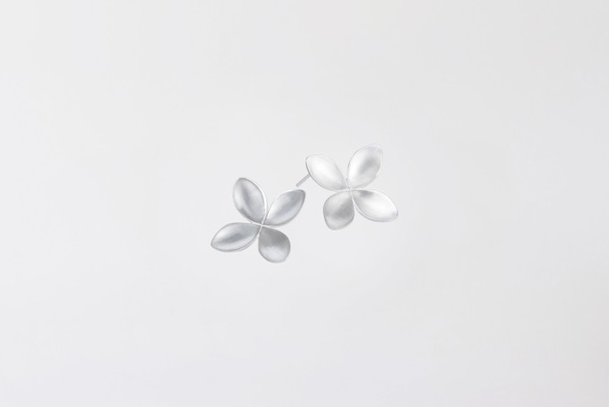 Bloom of life | stud earrings silver from Julia Otilia