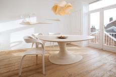 Cetus table | light ash wood van Julia Otilia
