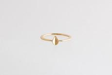 Mini leaf ring gold plated van Julia Otilia