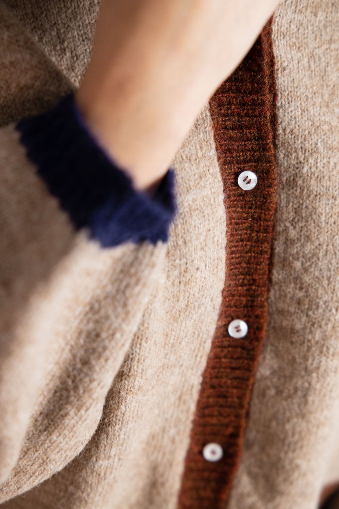 Baby alpaca knitted cardigan Sullana Colorblock Sand from Jyoti - Fair Works