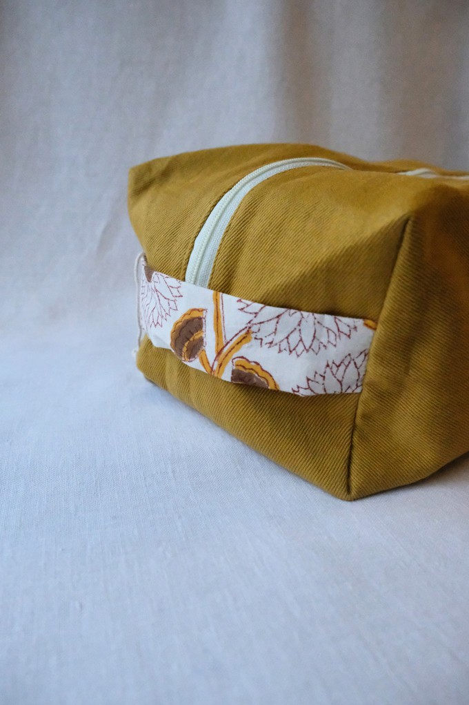 Cotton toiletry bag Phavvaara mustard yellow from Jyoti - Fair Works