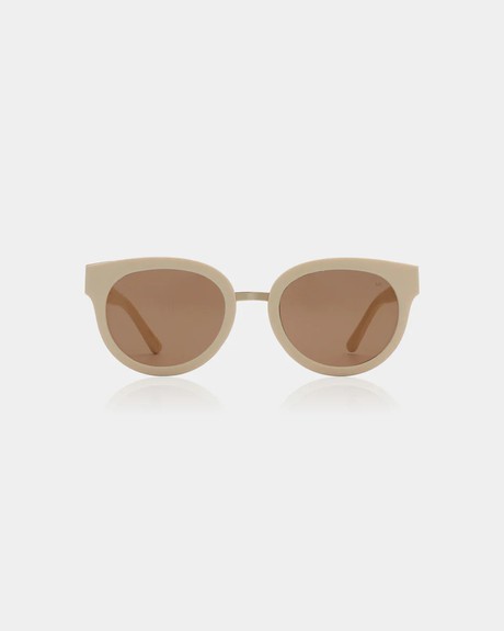 JOLIE - Cream by A.Kjaerbede from KOMODO