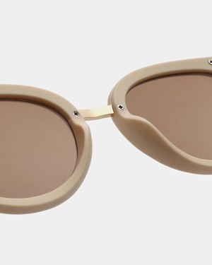 JOLIE - Cream by A.Kjaerbede from KOMODO
