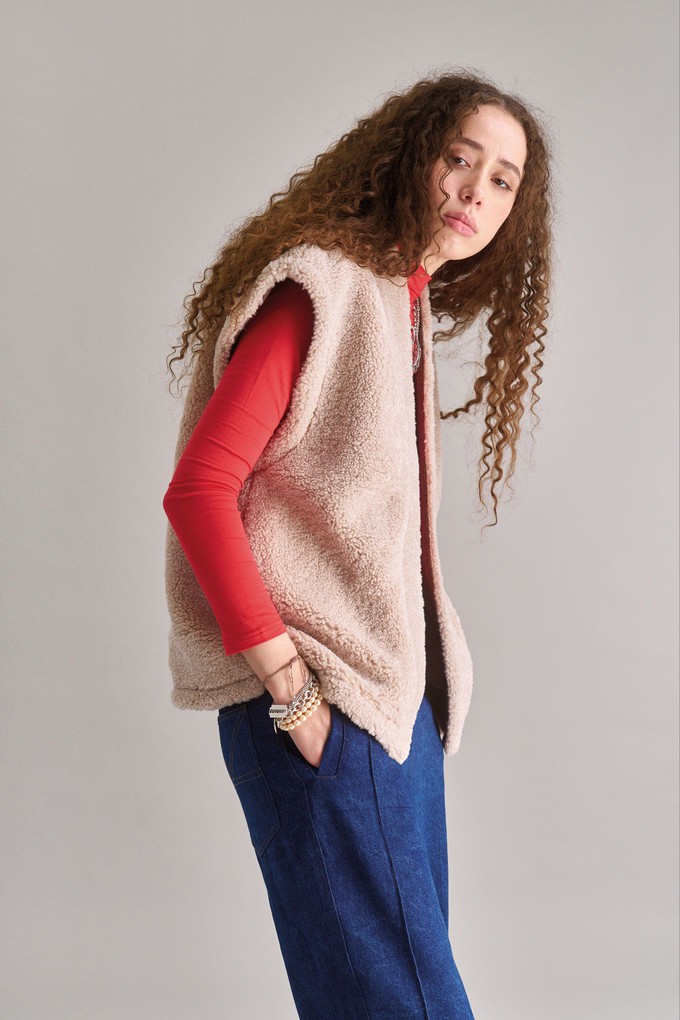 GEORGIE Reversible Recycled Fleece Gilet - Sand from KOMODO