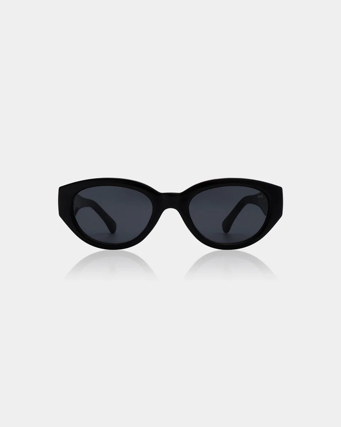 WINNIE - Black by A.Kjaerbede from KOMODO