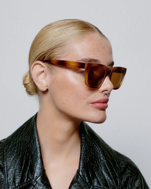 NANCY - Demi Brown by A.Kjaerbede from KOMODO
