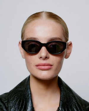 WINNIE - Black by A.Kjaerbede from KOMODO