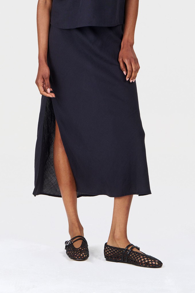 RAY Tencel Linen Skirt - Navy from KOMODO