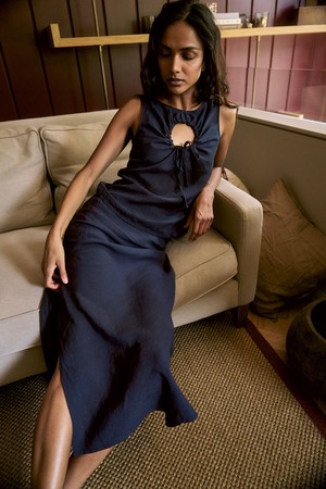 RAY Tencel Linen Skirt - Navy from KOMODO