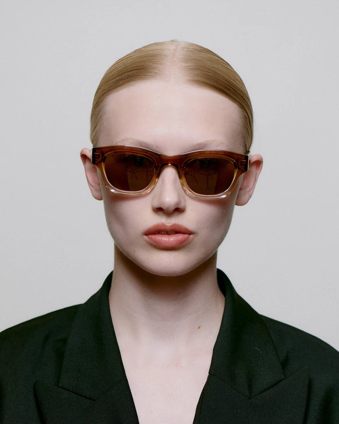 LANE- Smoked/Champagne by A.Kjaerbede from KOMODO