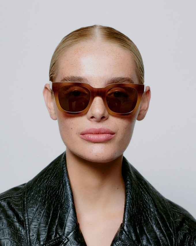 NANCY - Demi Brown by A.Kjaerbede from KOMODO