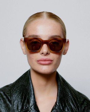 NANCY - Demi Brown by A.Kjaerbede from KOMODO