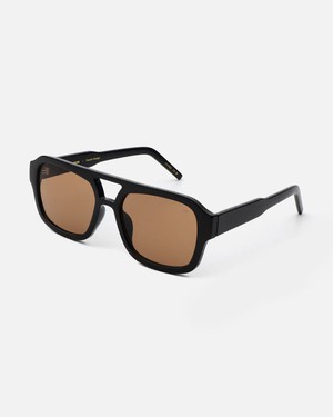 KAYA - Black by A.Kjaerbede from KOMODO