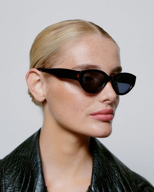 WINNIE - Black by A.Kjaerbede from KOMODO