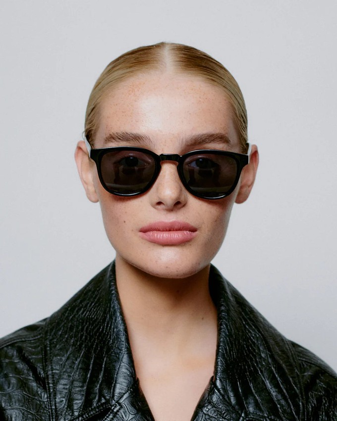 BATE - Black by A.Kjaerbede from KOMODO