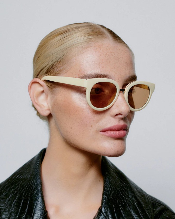 JOLIE - Cream by A.Kjaerbede from KOMODO