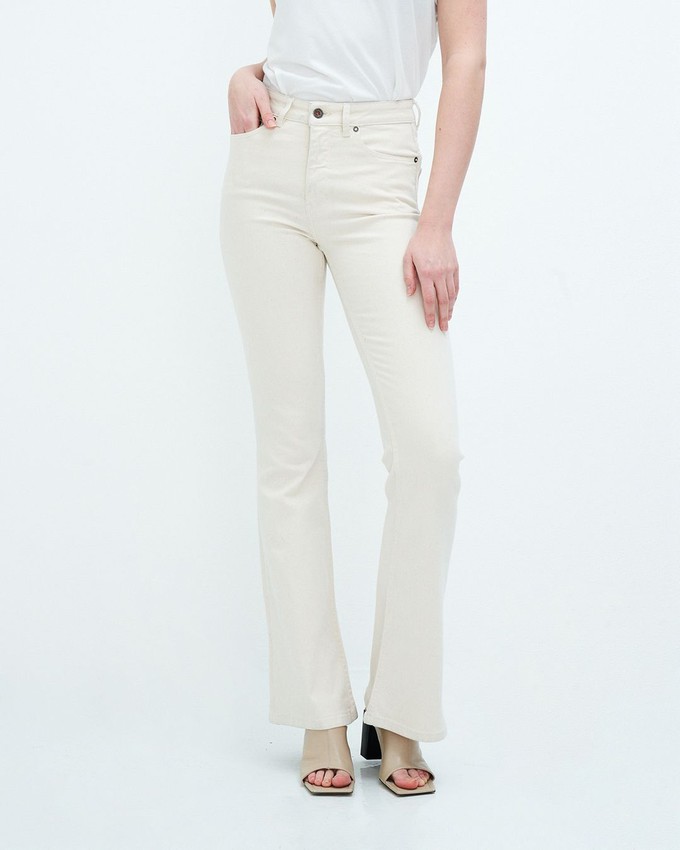 Lisette undyed witte flared jeans from Kuyichi