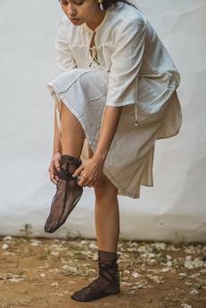 Sonder Ruched Blouse & Layered Skirt van Lafaani