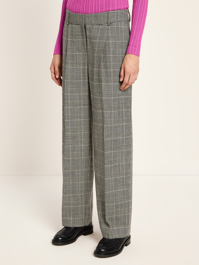 Checked trousers with pleats from LANIUS