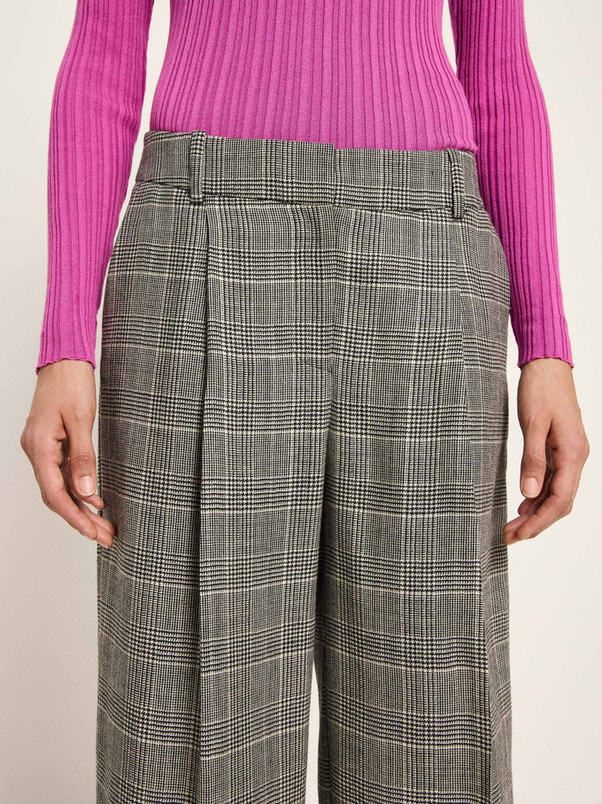 Checked trousers with pleats from LANIUS