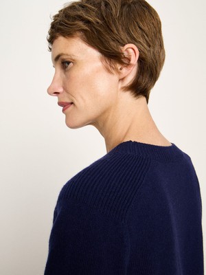 Cropped sweater (GOTS) from LANIUS